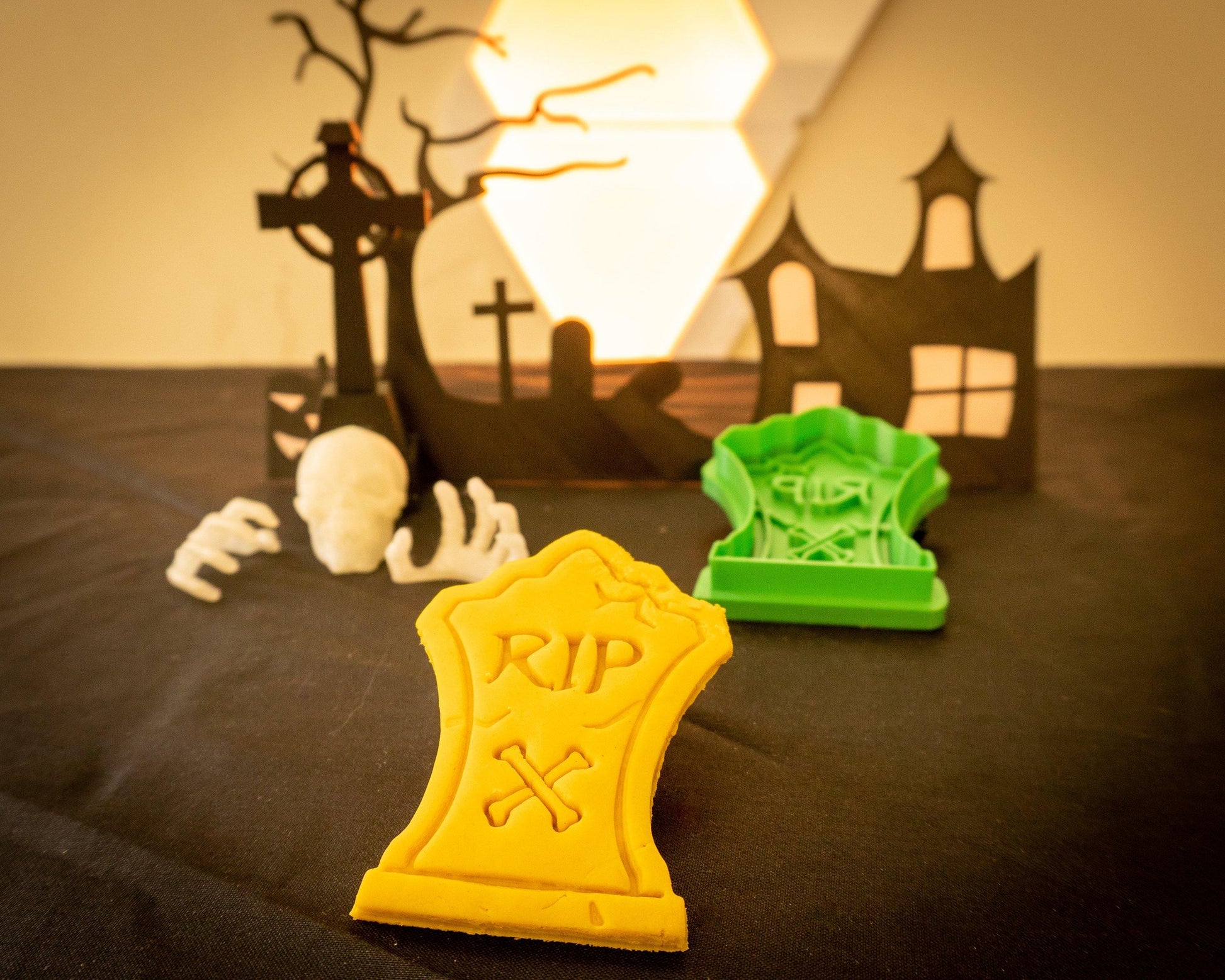 Spooky Tomb Halloween Cookie Cutter Coffin Scary Gift for Halloween Tombstone - Malta Cookie Cutters