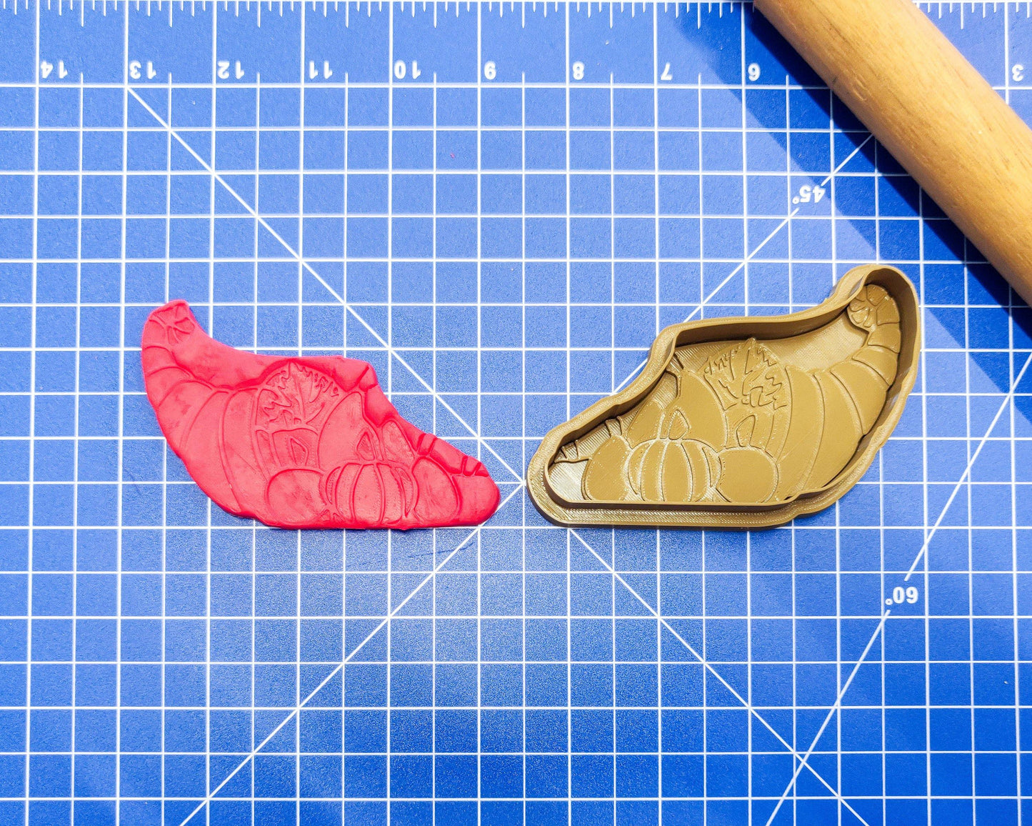 Cornucopia Horn of Plenty American Festive ThanksGivings Cookie Cutter Gift for Cooks and Bakers - Malta Cookie Cutters