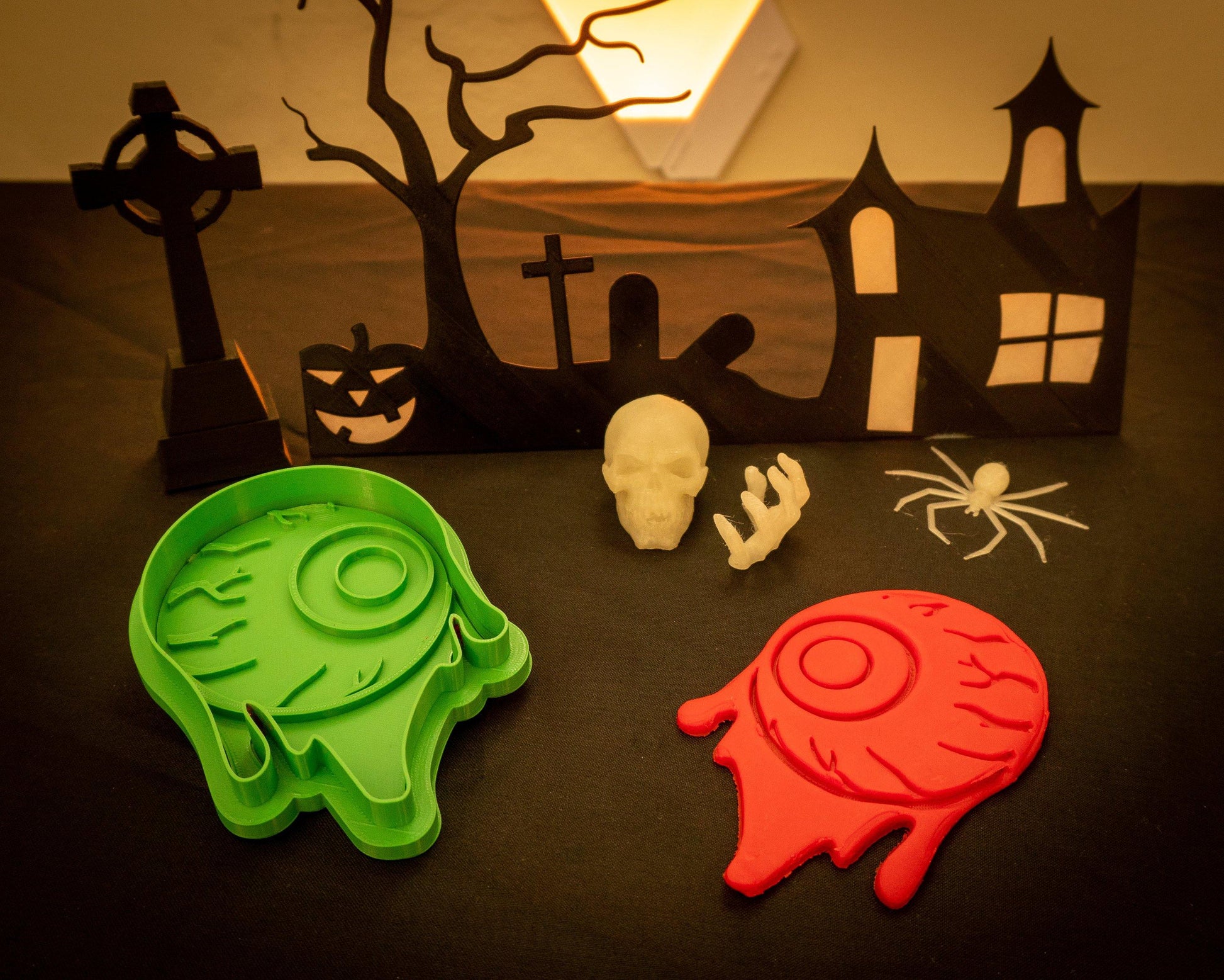 Gory EyeBall Cookie Cutter Fondant Cutter Halloween Cookies Trick or Treat - Malta Cookie Cutters