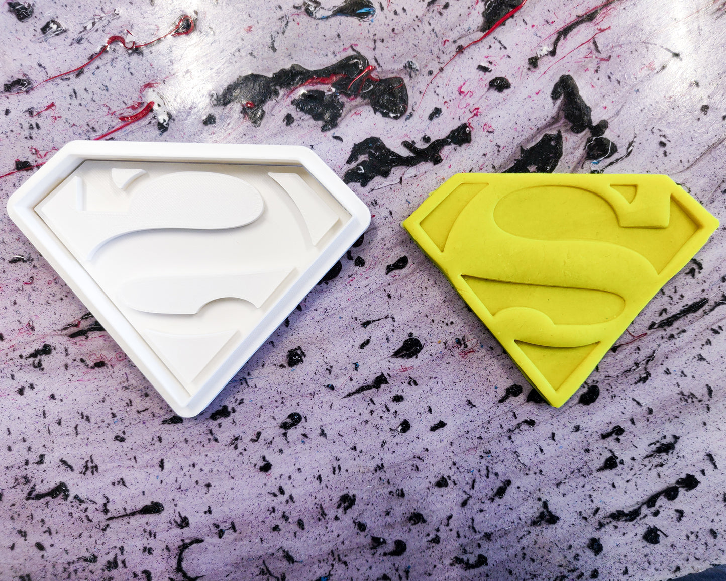 Superman Logo | Cookie-Cutter  | Unicorn Cutters