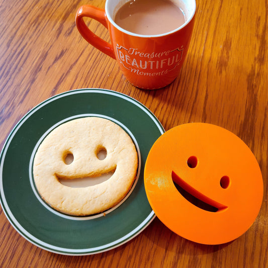 Smiley Cookie Cutter | biscuits fondant clay cheese sugarpaste marzipan - Malta Cookie Cutters