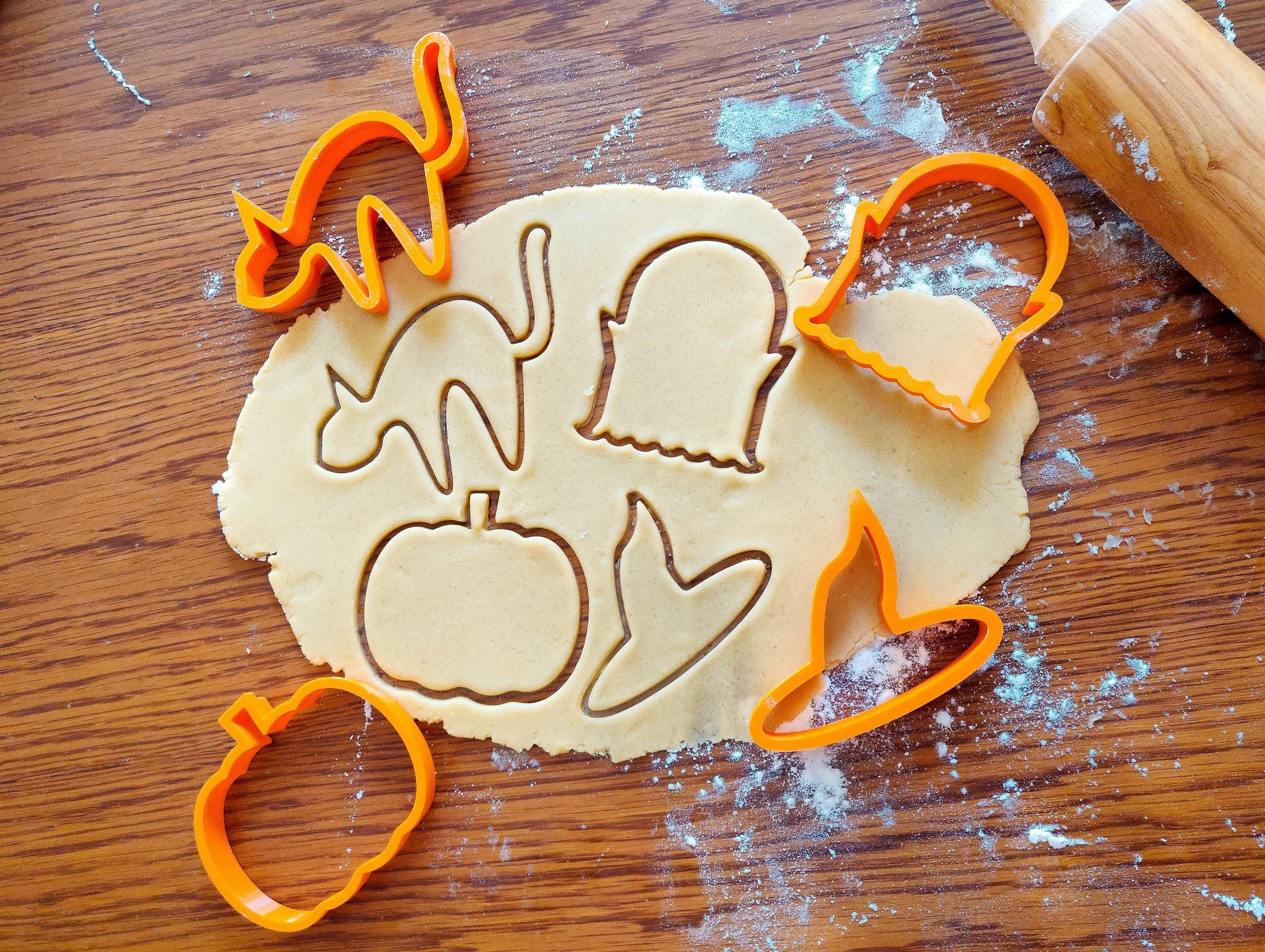 Halloween Cookie Cutters (Ghost, Witch Hat, Cat, Pumpkin) | biscuits fondant clay cheese sugarpaste marzipan - Malta Cookie Cutters